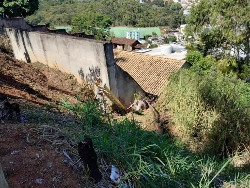 Jovem desaparece e é encontrada mais de 24 horas depois de ficar presa em vala de difícil acesso, no ES