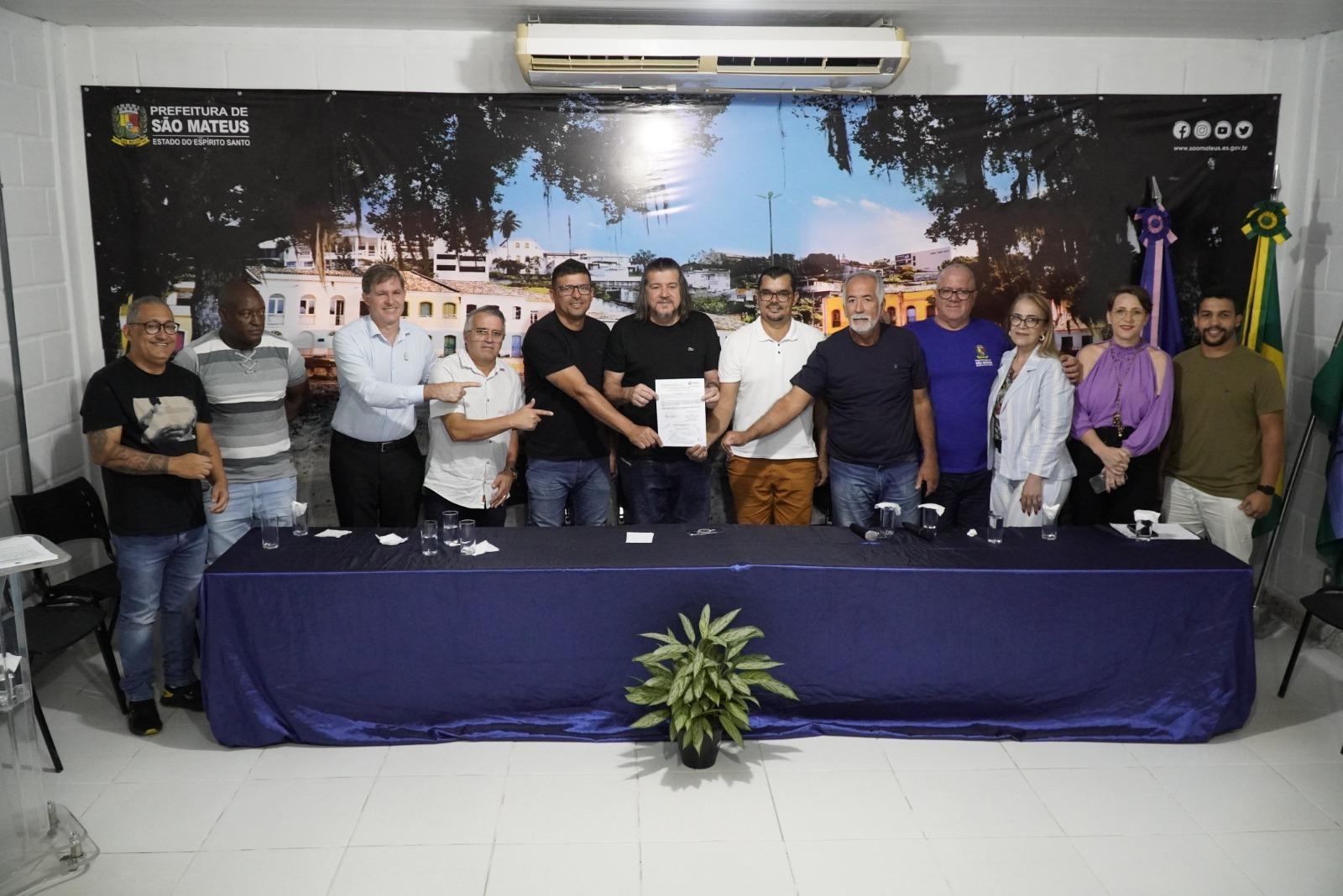 Daniel assina a primeira ordem de serviço de cinco novas unidades de saúde em São Mateus, ES