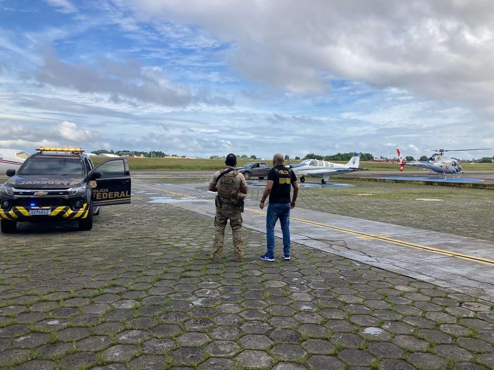 Avião flagrado com quase 300 kg de droga no aeroporto de Belém pertence à igreja