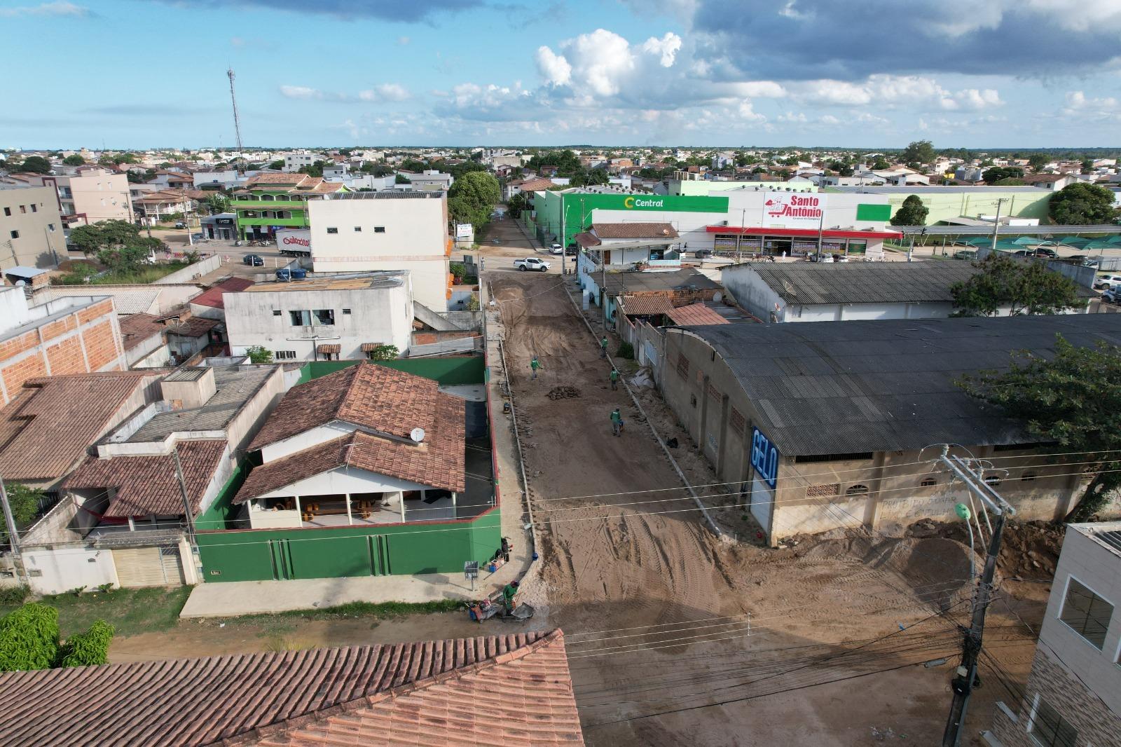 Obras na orla de Guriri, São Mateus, refletem diretamente em melhorias de mais ruas do balneário