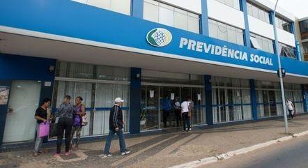 Fila de espera por benefícios do INSS tem 1,2 milhão de pessoas