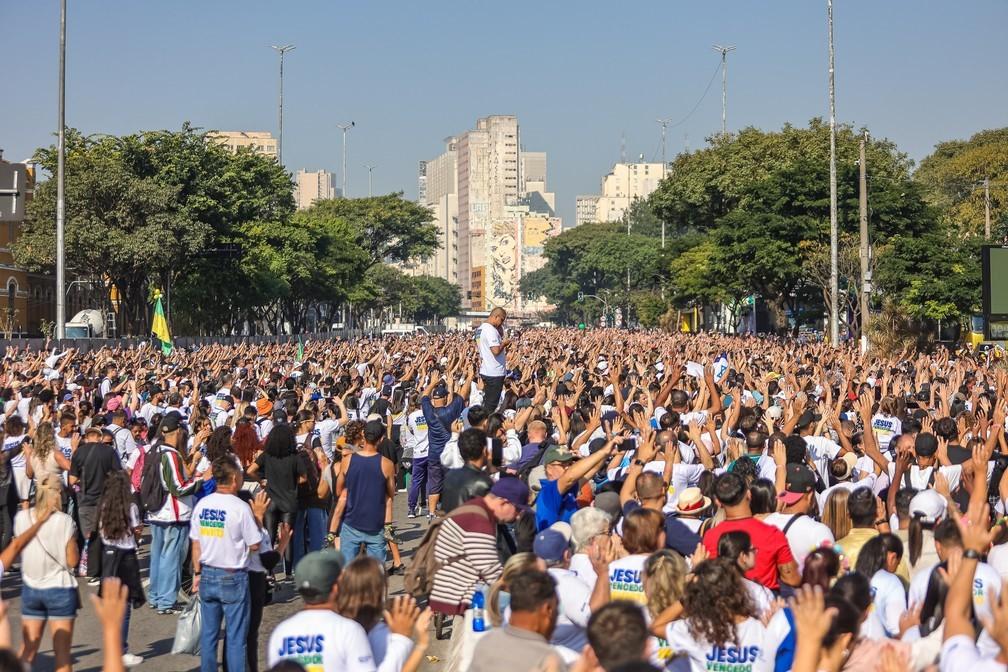 Marcha para Jesus reúne multidão de fiéis nas ruas de São Paulo e atrai poucos políticos