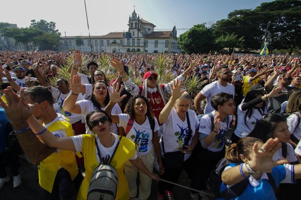 Marcha para Jesus reúne multidão de fiéis nas ruas de São Paulo e atrai poucos políticos