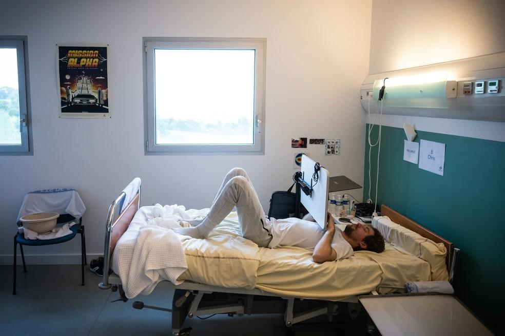 Voluntários passam dois meses na cama para experimento sobre ausência da gravidade