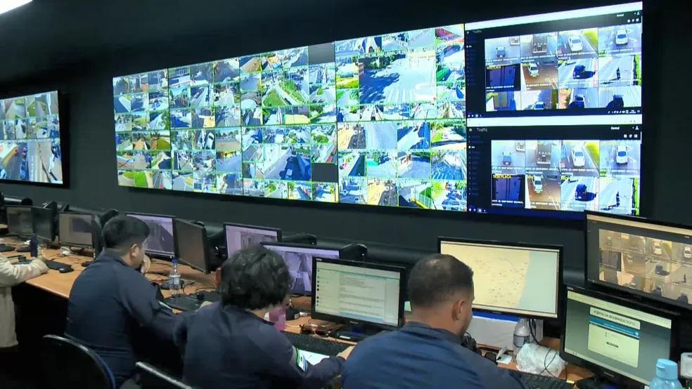 Câmeras flagram motoristas e avisam sobre infrações de trânsito na hora em que acontecem no ES