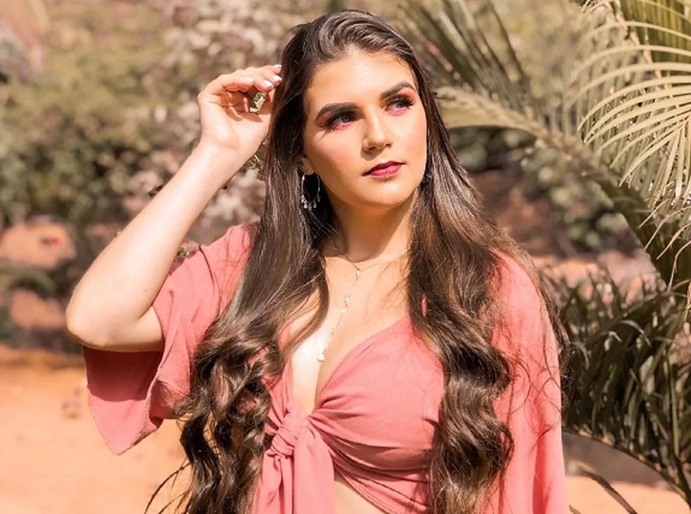 Influencer do ES tem mais de 20% do corpo queimado após explosão de garrafa com álcool em churrasco