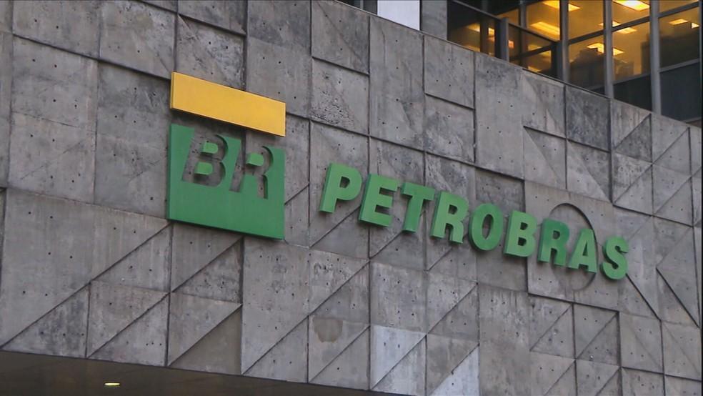 Petrobras reduz preço da gasolina em R$ 0,13 para as distribuidoras