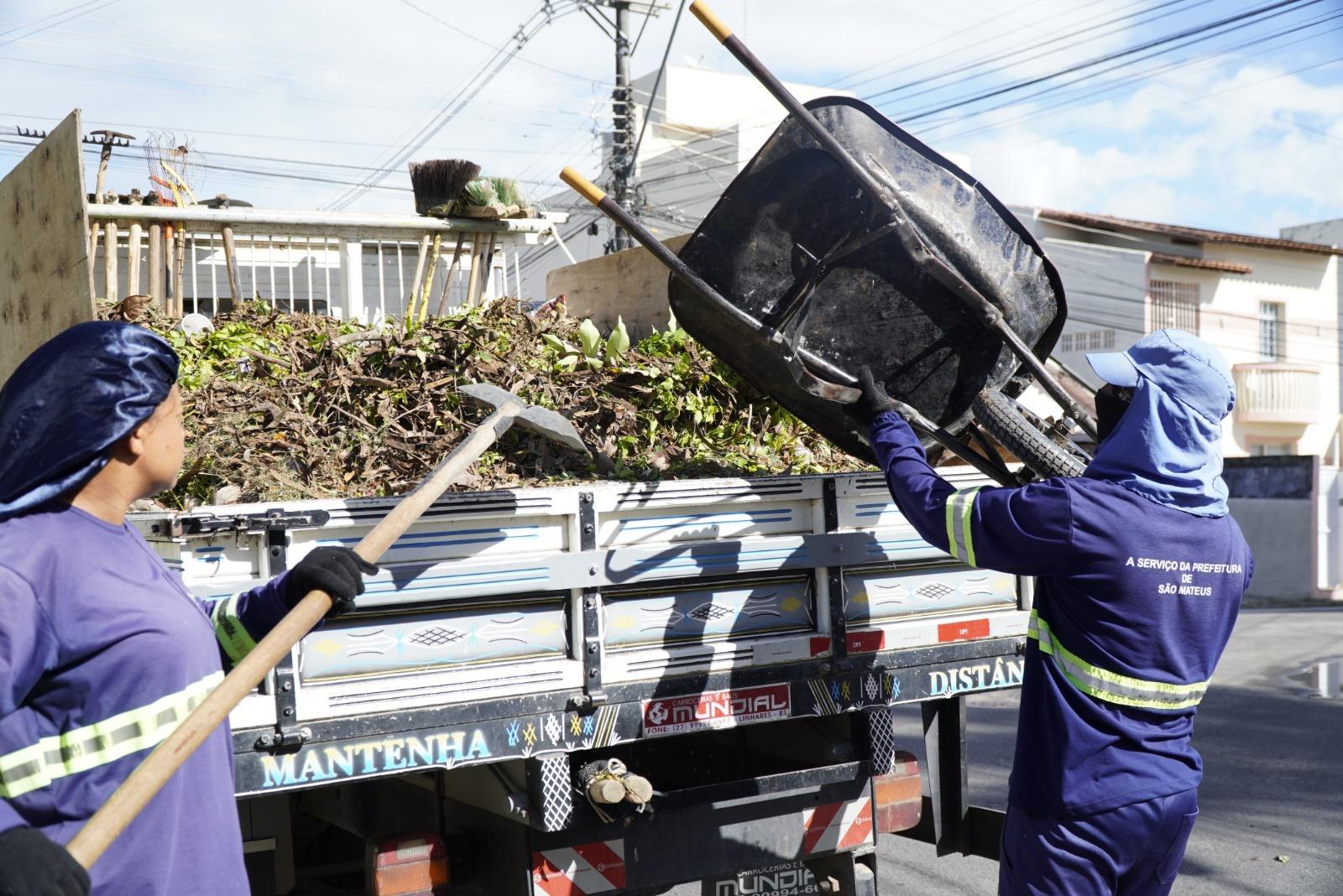 Prefeitura de São Mateus, ES, intensifica ações de limpeza pública