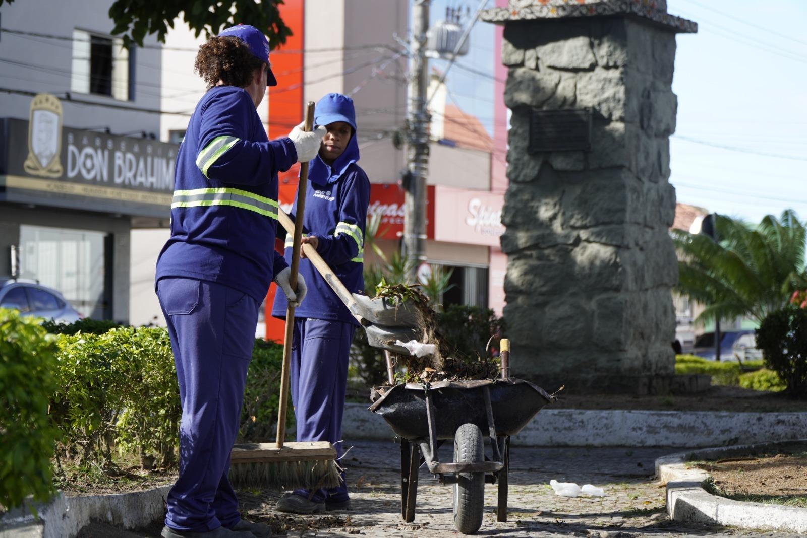 Prefeitura de São Mateus, ES, intensifica ações de limpeza pública