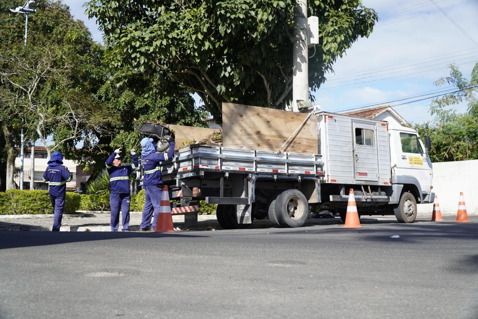 Prefeitura de São Mateus, ES, intensifica ações de limpeza pública