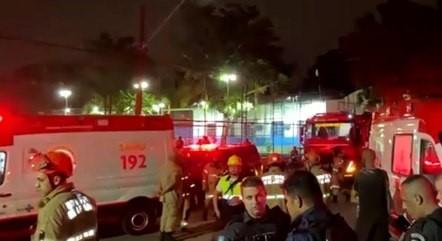 Acidente entre ônibus e trem deixa um morto e sete feridos no RJ