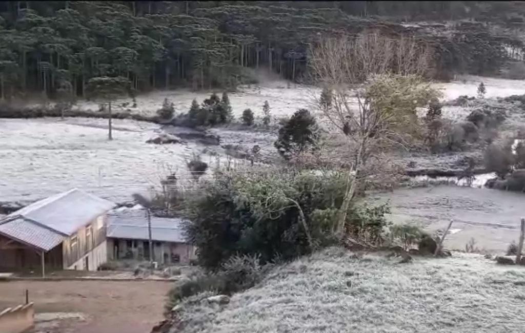 Santa Catarina registra -6ºC e geada nesta segunda-feira (19)