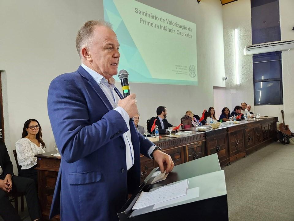 ES promove seminário e premiação de iniciativas pela primeira infância