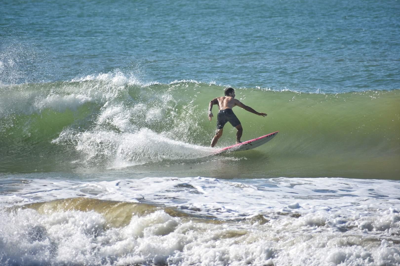 Surfistas se enfrentam nas ondas de Linhares a partir desta sexta-feira (23)