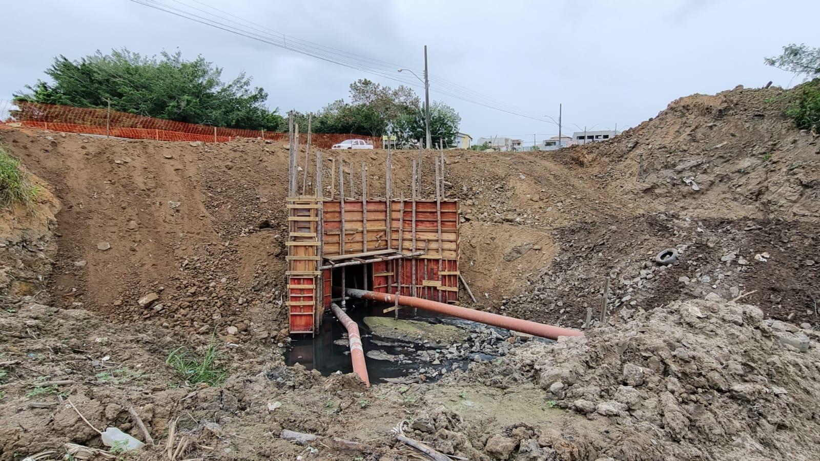 Prefeitura de São Mateus libera trânsito na Ladeira da Antártica: obras para conter alagamentos continuam