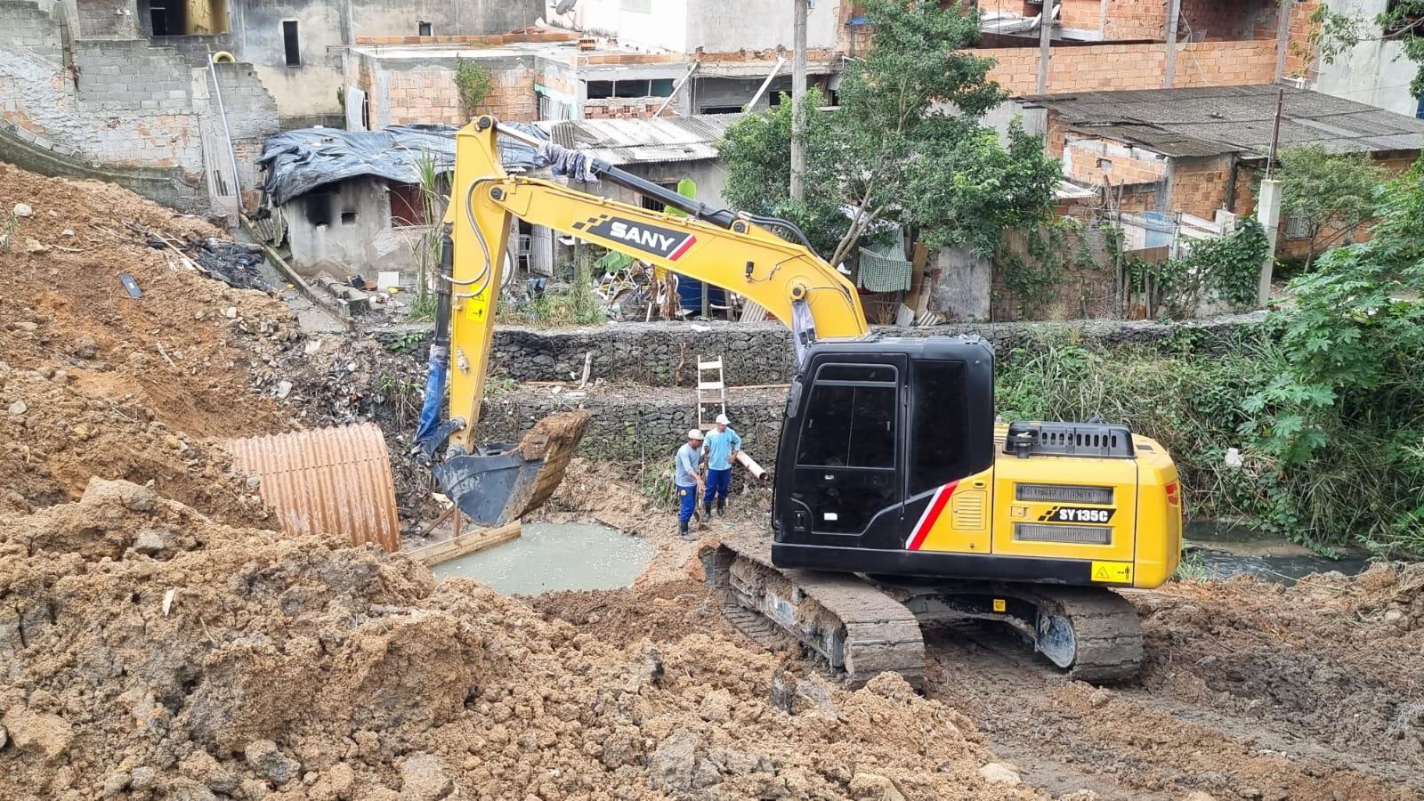 Prefeitura de São Mateus libera trânsito na Ladeira da Antártica: obras para conter alagamentos continuam