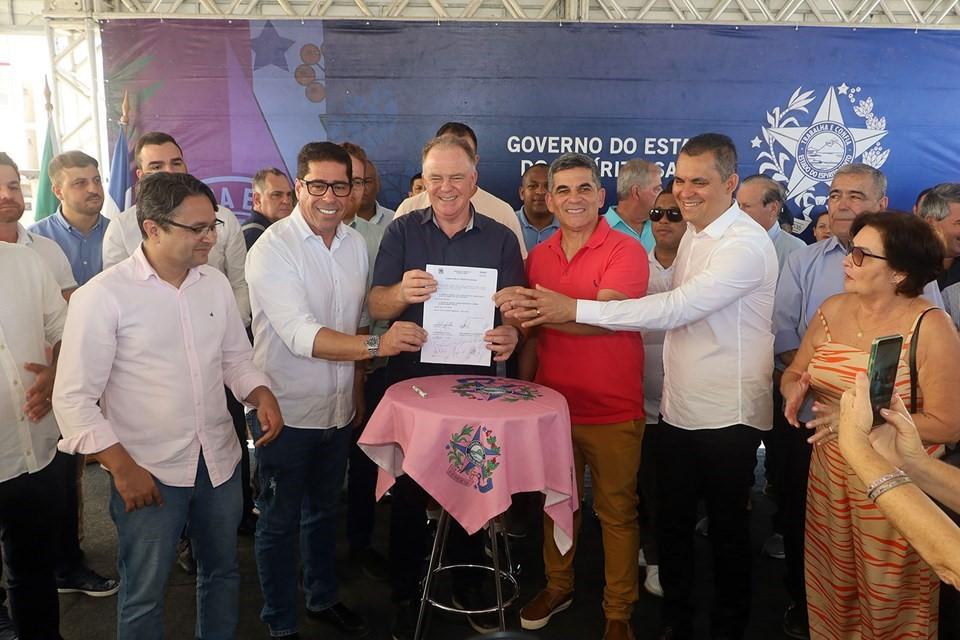 Governo do ES entrega obras de pavimentação e anuncia reconstrução de escola em Piúma