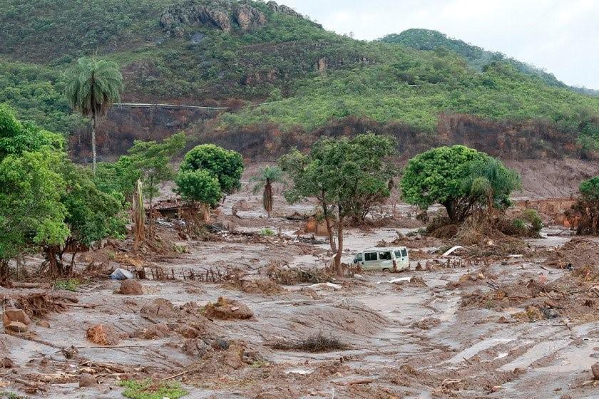 Produto fornecido pela Samarco contaminou Rio Doce com formol, diz laudo