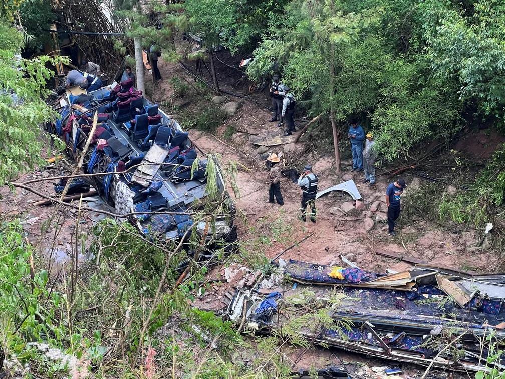 Acidente de ônibus no México deixa 29 mortos e 19 feridos