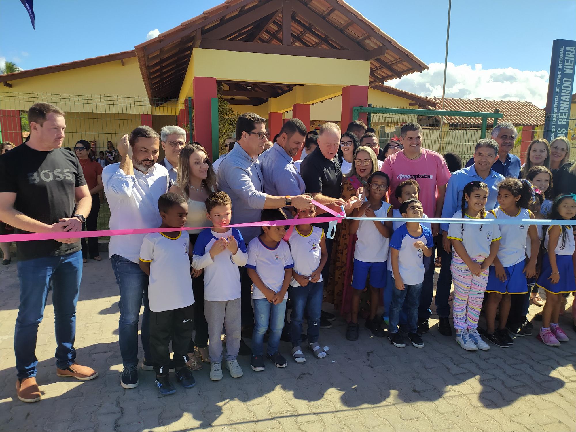 Governador Renato Casagrande entrega obras e anuncia novas ações em Conceição da Barra, ES