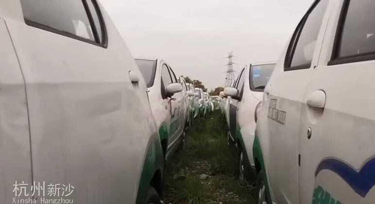 Cemitério de carros elétricos na China tem mais de 10 mil veículos abandonados
