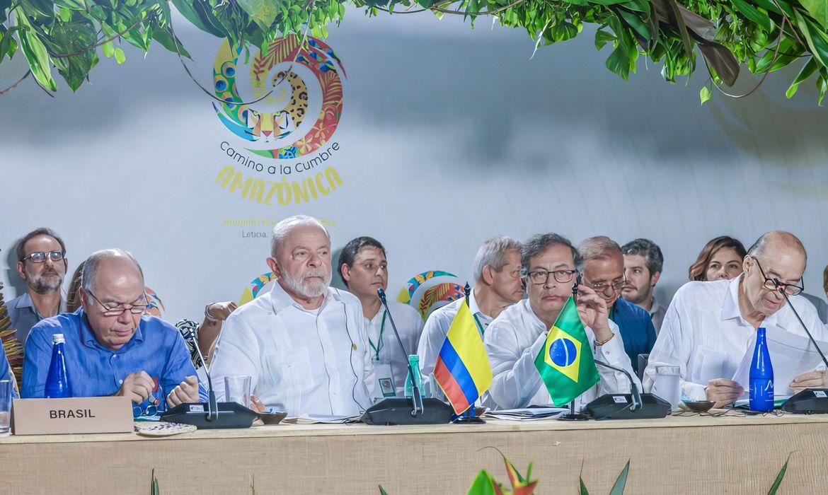 Lula propõe criação de Parlamento Amazônico, durante evento em Letícia, na Colômbia
