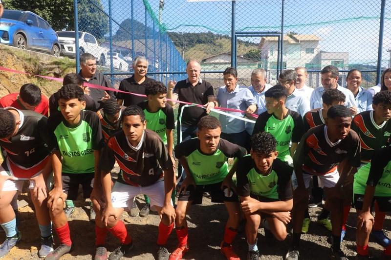 Governador anuncia obras de infraestrutura e casas populares em João Neiva