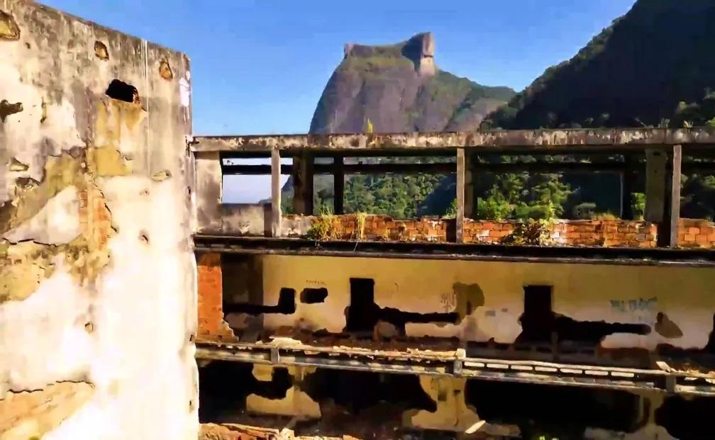 O esqueleto de hotel de luxo escondido há 70 anos na Floresta da Tijuca, no Rio