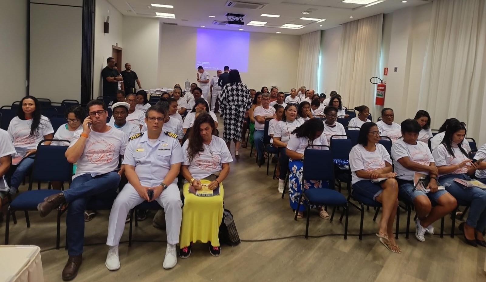 Seminário “Pesca Forte e Solidária na Barra” reúne pescadores e marisqueiras em Conceição da Barra, ES