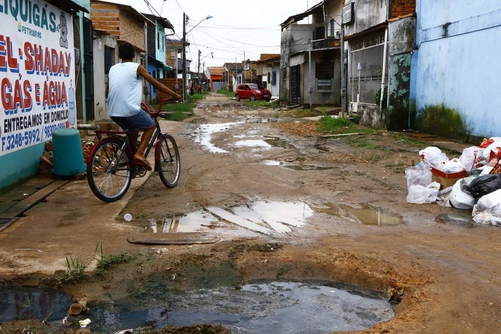 Saneamento Básico: 33 milhões de brasileiros não tem água tratada, e 93 milhões não têm coleta de esgoto