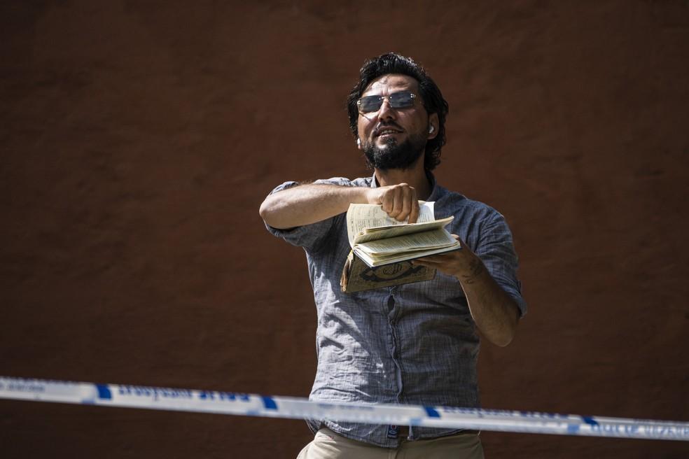 Polícia autoriza protesto que queimará Bíblia e Torá, na Suécia