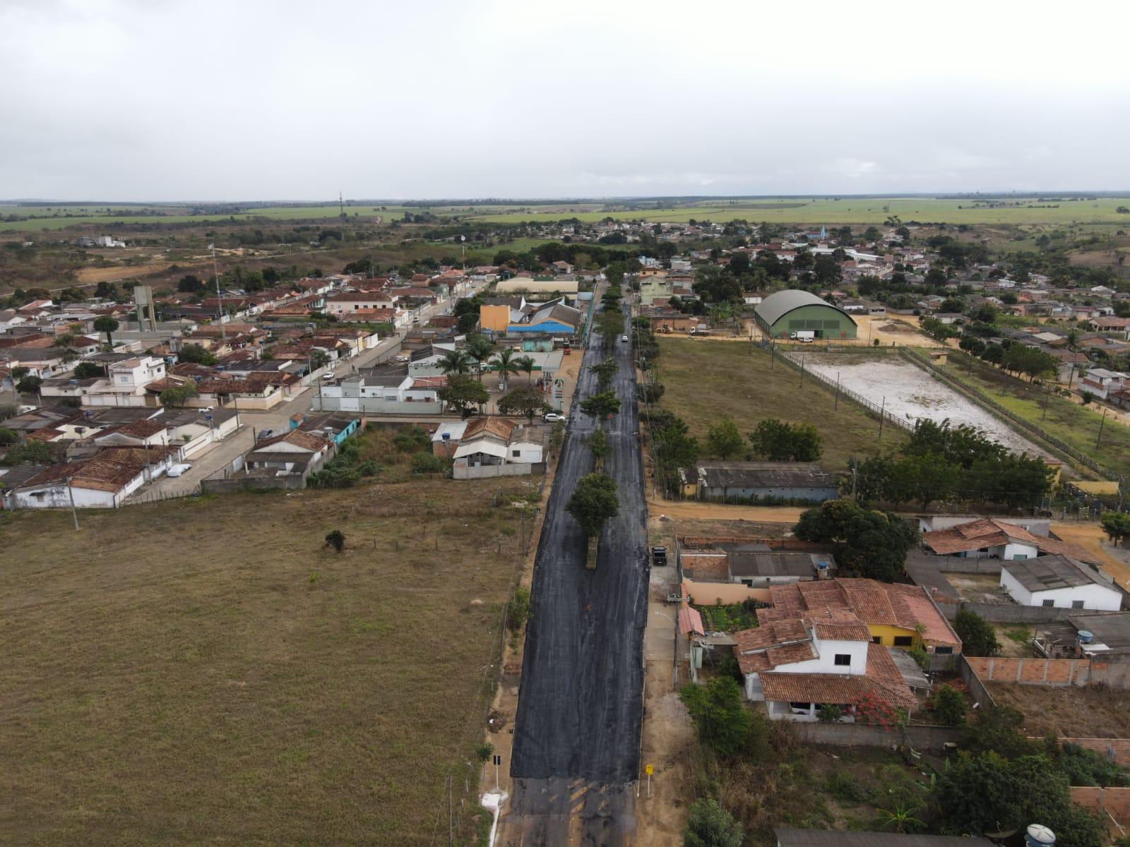 DER realiza pavimentação asfáltica no distrito de Cristal do Norte, em Pedro Canário, ES