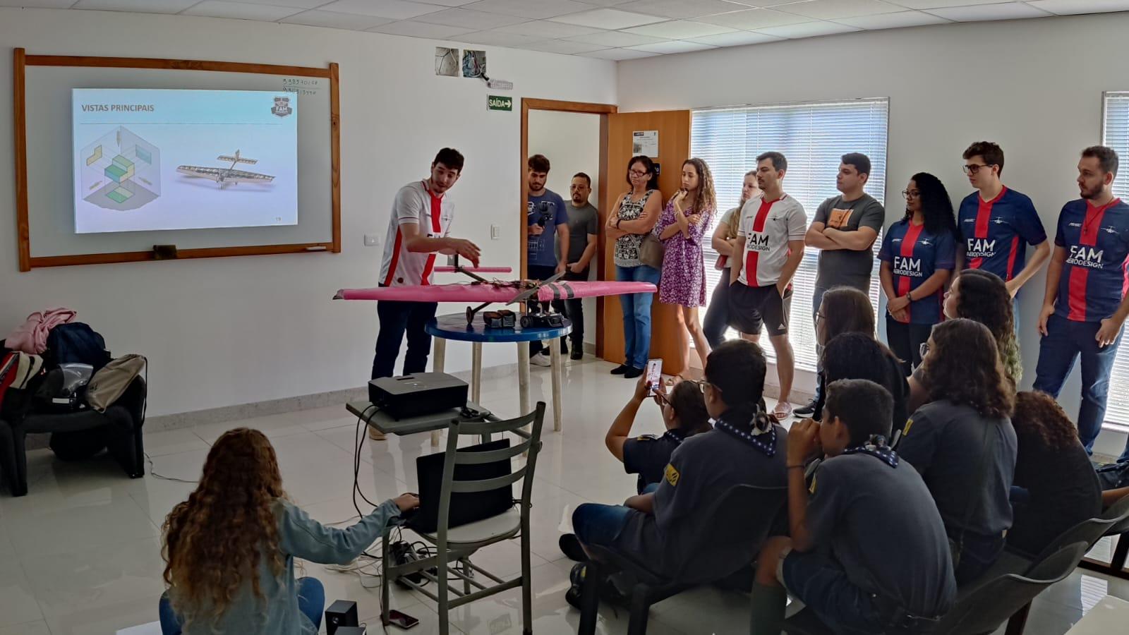 Escoteiros mateenses participam de curso técnico em Vila Velha, ES