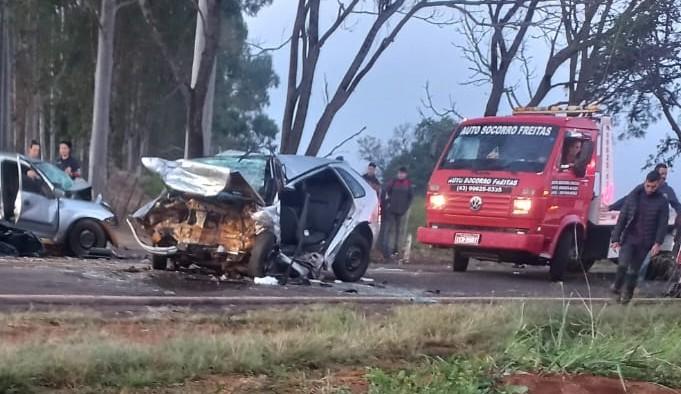 Grave acidente na PR 436 deixa quatro pessoas mortas