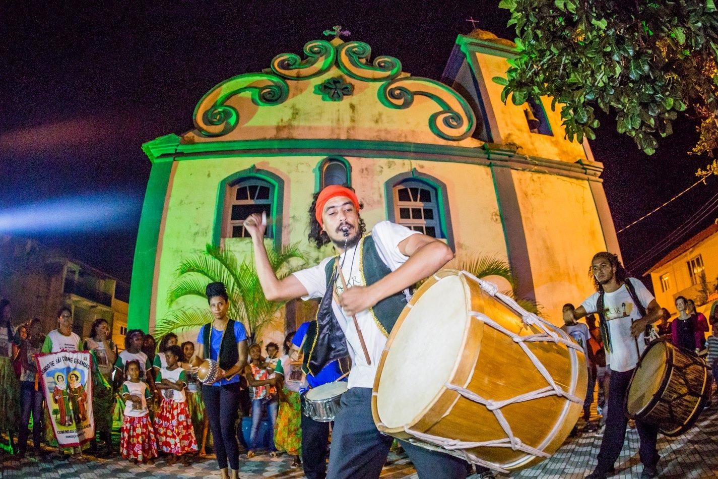 Festival reúne mais de 30 atrações gratuitas a partir desta quinta-feira (27), em Conceição da Barra, ES