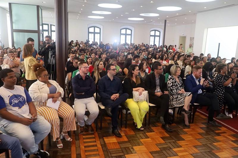Secretaria da Educação anuncia destino de alunos do Programa de Intercâmbio Estudantil