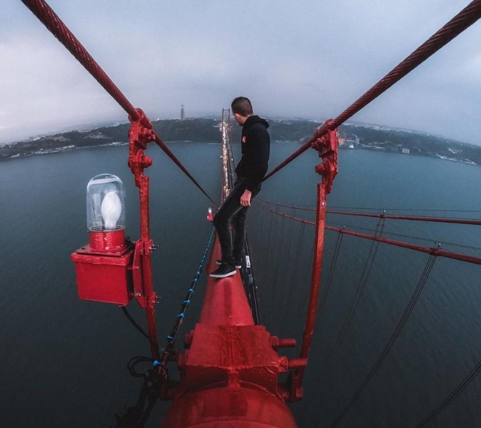 Francês que escalava prédios ao redor do mundo morre ao cair de 68º andar em Hong Kong