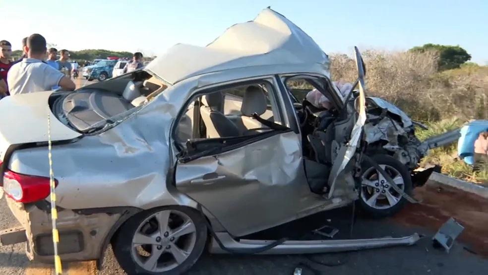 Família do RJ morre em batida frontal entre carros ao voltar de festa religiosa no ES