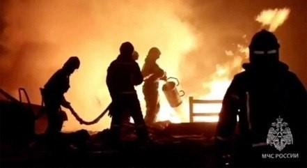 Incêndio em posto de gasolina mata 12 e fere 50