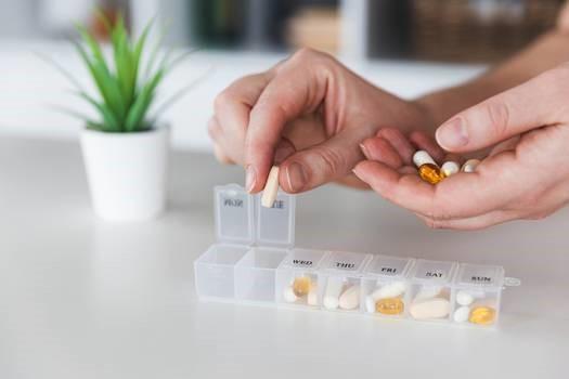 Vitaminas para idosos: saiba quais são as mais importantes