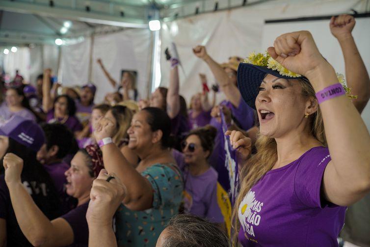 Marcha das Margaridas ocupa ruas de Brasília