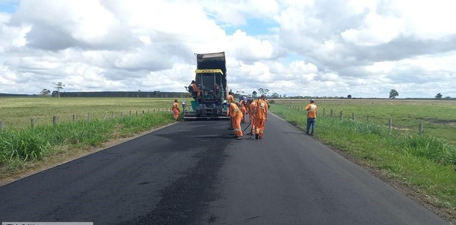 Reabilitação das rodovias ES-209 e ES-130 segue em ritmo acelerado ligando Montanha a Vinhático
