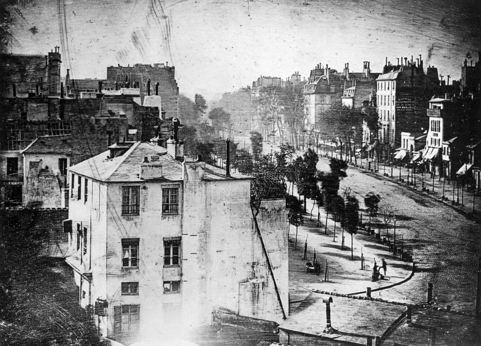 Conheça a primeira foto a registrar pessoas na história, feita há mais de 180 anos