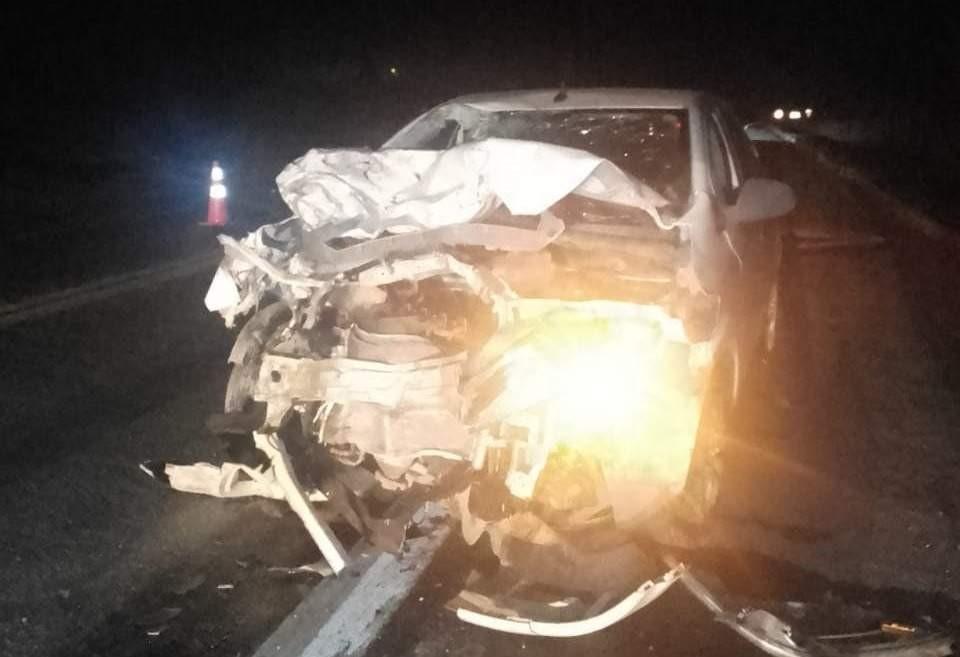 Grave acidente entre carro e motos na BR-101 deixa dois mortos, em Aracruz, ES