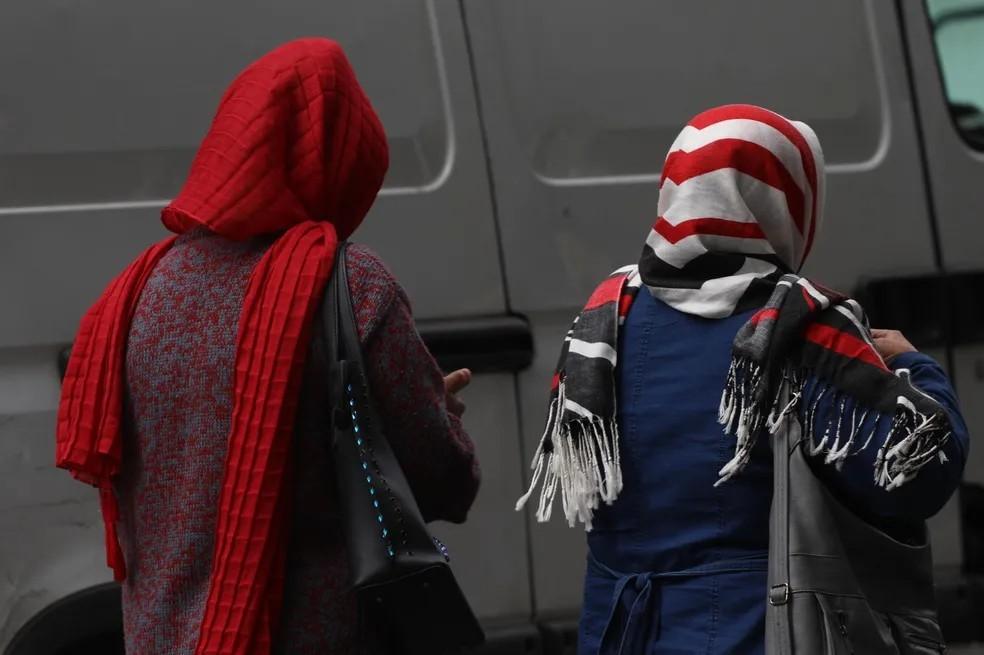 Mudança brusca de temperatura traz risco de choque térmico; saiba quais são os sintomas e cuidados necessários