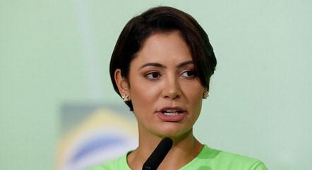 Investigada pela PF por suposta venda ilegal de joias da Presidência, Michelle diz que vai lançar ‘Mijoias’