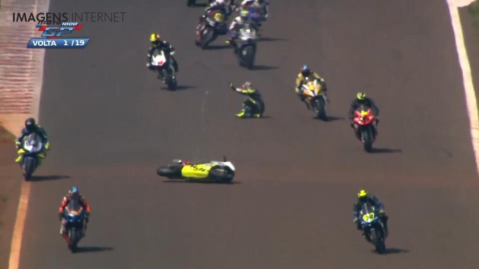 Dois pilotos morrem após grave acidente na prova do Moto 1000 GP em Cascavel