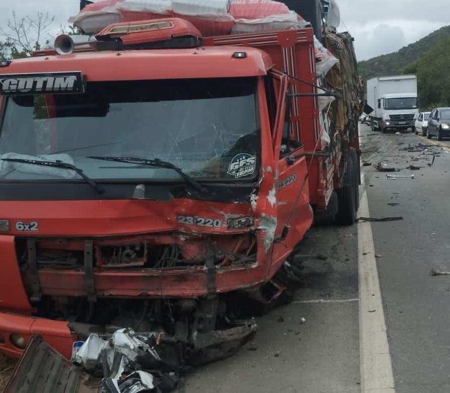 Grave acidente na BR-259 deixa um morto e pista interditada no Noroeste do ES