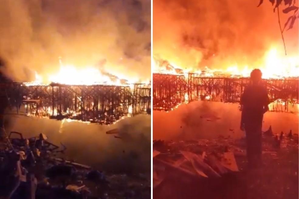 Incêndio de grandes proporções consome mais de 100 barracos em comunidade no litoral de SP