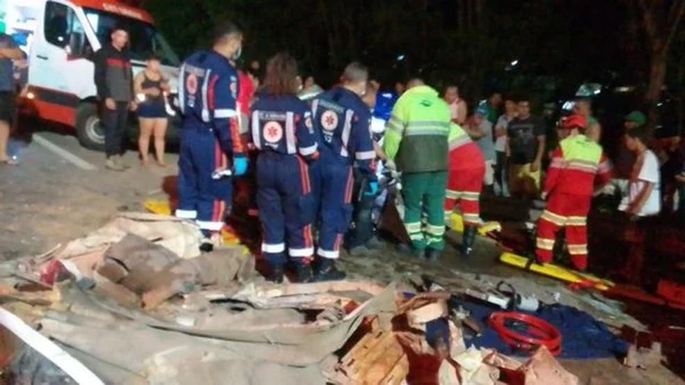 Acidente com 3 veículos na BR-101 deixa um morto e mais de 10 feridos no ES